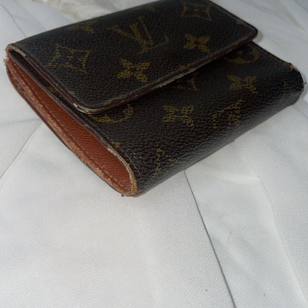 Authentic Louis Vuitton Monogram Porte Monnaie Billets Compact Wallet - Picture 4 of 11